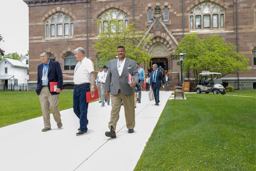 Reunion attendees walking on campus